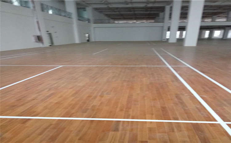 湖南體育館運(yùn)動(dòng)木地板施工團(tuán)隊(duì)