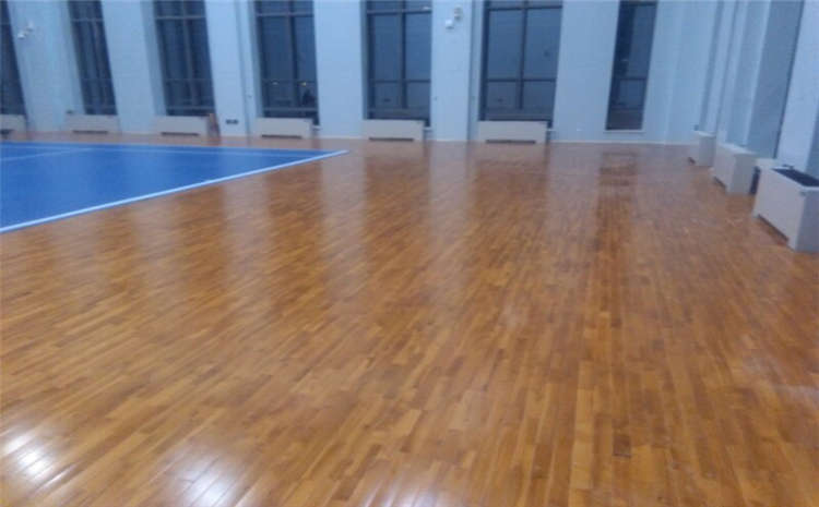 楓樺木體育場木地板施工周期多長