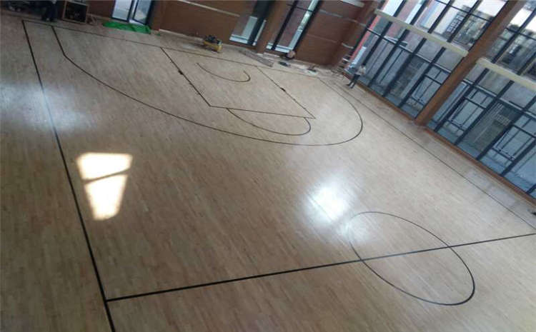 山東楓樺木體育場(chǎng)木地板價(jià)格